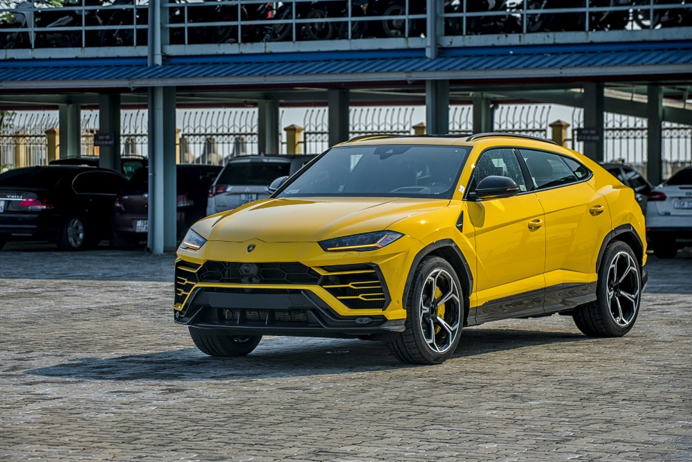 Lamborghini Urus mới nhất cập cảng Hải Phòng với tông màu Giallo Auge